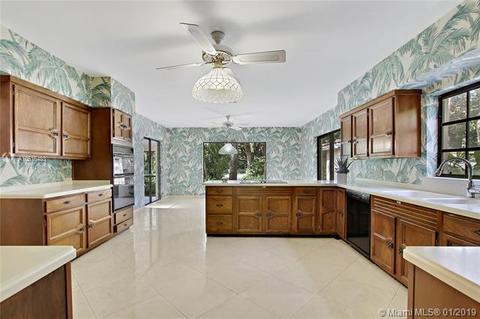 5000 Pine Dr, Miami, FL 33143 photo 9