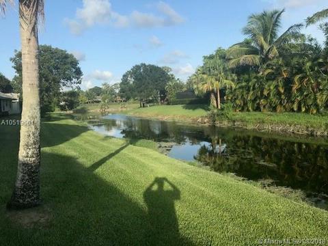 5404 Pine Cir, Coral Springs, FL 33067 photo 3