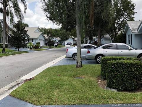 5404 Pine Cir, Coral Springs, FL 33067 photo 34