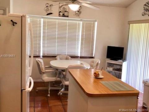 5404 Pine Cir, Coral Springs, FL 33067 photo 9