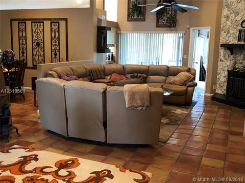 5404 Pine Cir, Coral Springs, FL 33067 photo 4