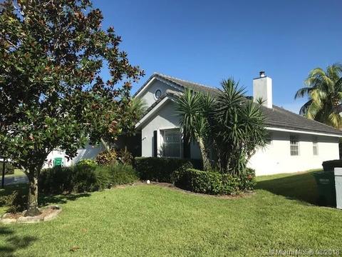 5404 Pine Cir, Coral Springs, FL 33067 photo 2