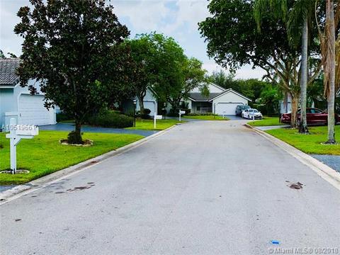 5404 Pine Cir, Coral Springs, FL 33067 photo 38