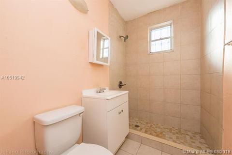 884 E 30th St, Hialeah, FL 33013 photo 21