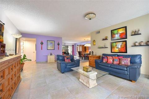 19700 E Lake Dr, Hialeah, FL 33015 photo 4