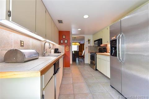 19700 E Lake Dr, Hialeah, FL 33015 photo 8
