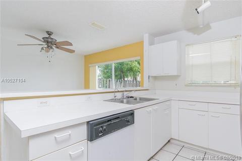 6357 Seagrape Cir, Margate, FL 33063 photo 10
