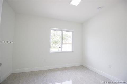 580 E 45th St, Hialeah, FL 33013 photo 9