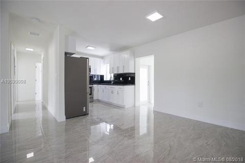 580 E 45th St, Hialeah, FL 33013 photo 4