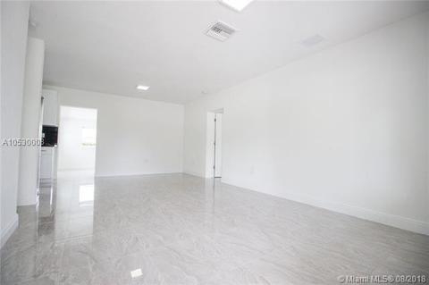 580 E 45th St, Hialeah, FL 33013 photo 2