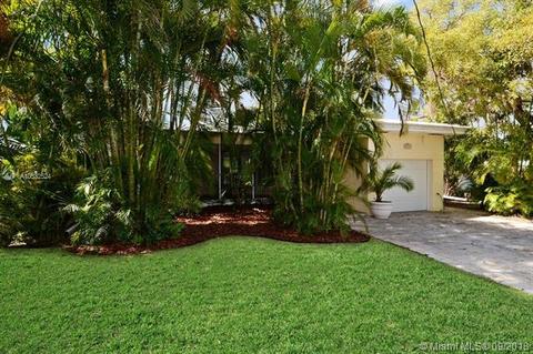 9416 Bay Dr, Surfside, FL 33154 photo 3