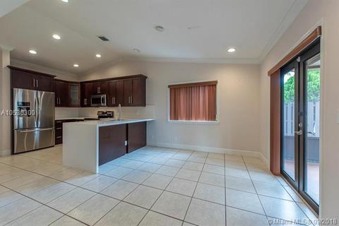 9223 NW 53rd St, Sunrise, FL 33351 photo 5