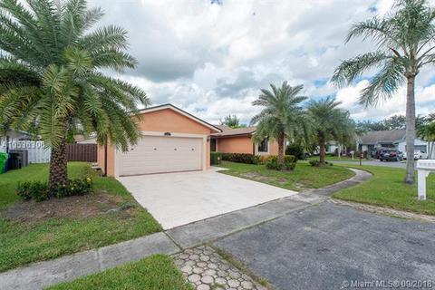 9223 NW 53rd St, Sunrise, FL 33351 photo 1