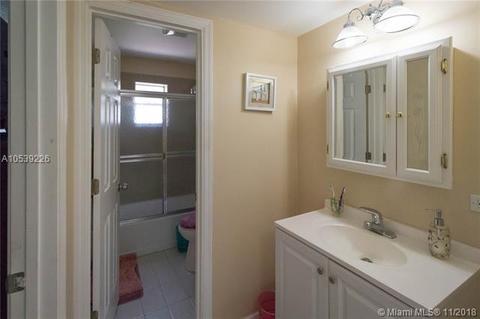 541 E 59th St, Hialeah, FL 33013 photo 8