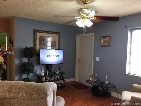281 E 37th St, Hialeah, FL 33013 photo 2