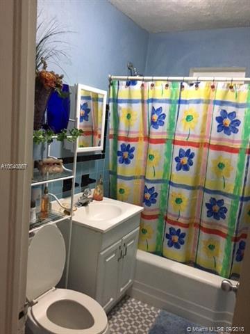 281 E 37th St, Hialeah, FL 33013 photo 8