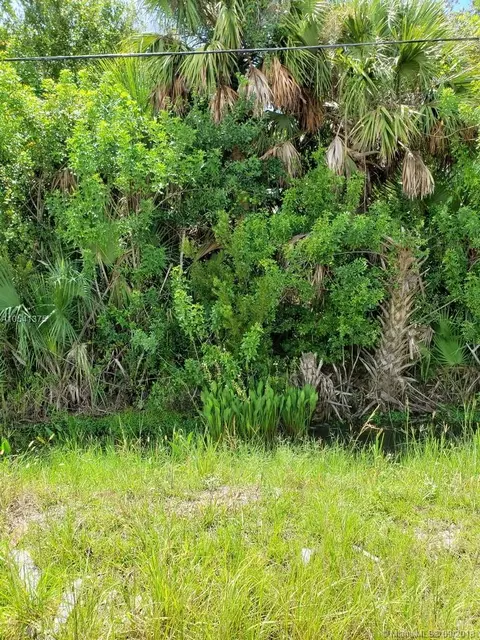 3057 NW 35th Dr, Other, FL 34972 photo 1