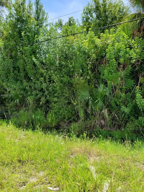 3057 NW 35th Dr, Other, FL 34972 photo 2