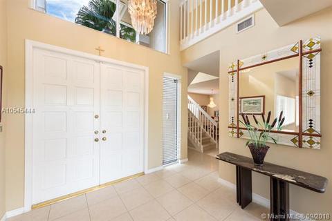 15650 NW 83rd Pl, Miami Lakes, FL 33016 photo 2