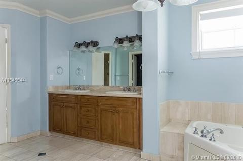 835 SW 22nd Rd, Miami, FL 33129 photo 5