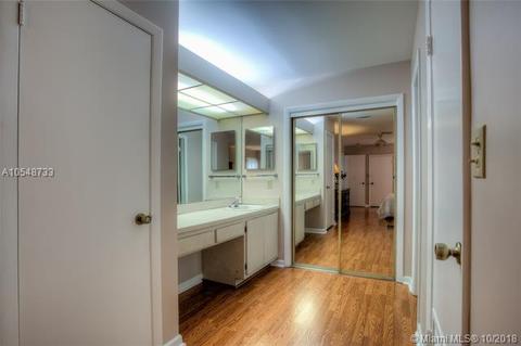 15131 Menteith Pl, Miami Lakes, FL 33016 photo 12