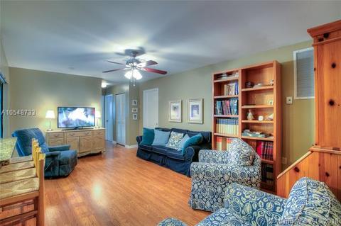 15131 Menteith Pl, Miami Lakes, FL 33016 photo 10