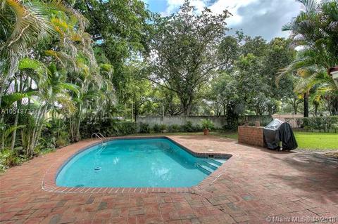 15131 Menteith Pl, Miami Lakes, FL 33016 photo 3