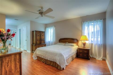 15131 Menteith Pl, Miami Lakes, FL 33016 photo 11