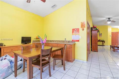 2789 W 68th Pl, Hialeah, FL 33016 photo 2