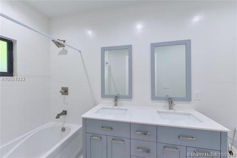 911 E 12th Pl, Hialeah, FL 33010 photo 14