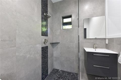 911 E 12th Pl, Hialeah, FL 33010 photo 28