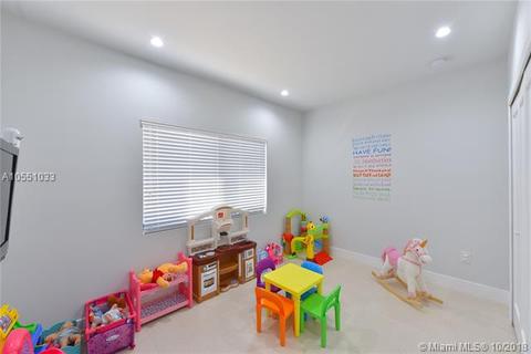 911 E 12th Pl, Hialeah, FL 33010 photo 10