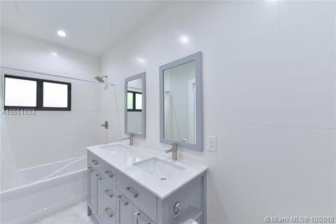 911 E 12th Pl, Hialeah, FL 33010 photo 15