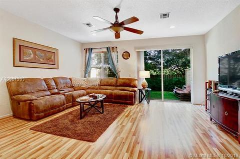 384 SE Bloxham Way, Stuart, FL 34997 photo 3