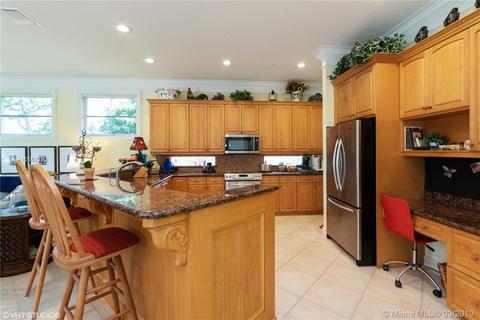 2125 SE Talbot Pl, Stuart, FL 34997 photo 8