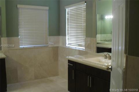 Undisclosed, Miami, FL 33196 photo 26