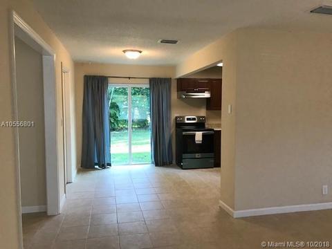 8008 SW 4th Pl, North Lauderdale, FL 33068 photo 2