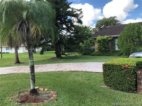 7601 Halmstad Dr, Hialeah, FL 33015 photo 6