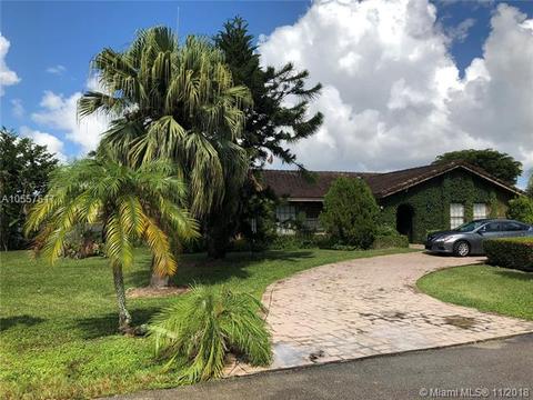 7601 Halmstad Dr, Hialeah, FL 33015 photo 4