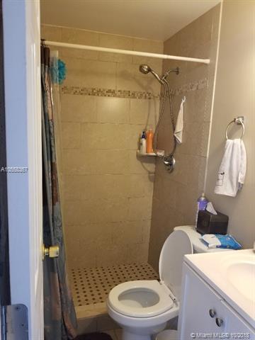 Undisclosed, Miami, FL 33165 photo 4