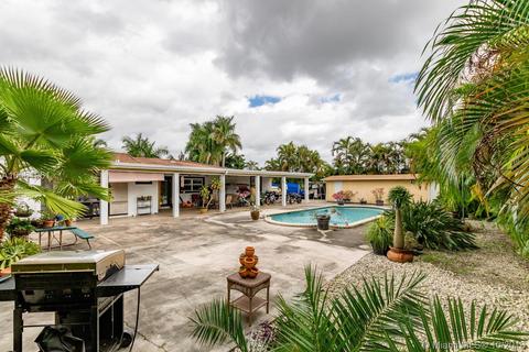 360 E 37th St, Hialeah, FL 33013 photo 41