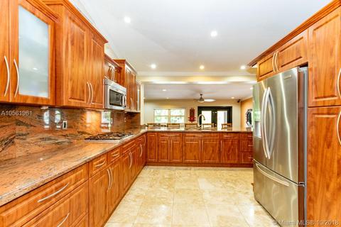 360 E 37th St, Hialeah, FL 33013 photo 4