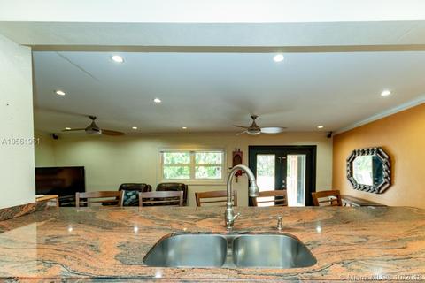 360 E 37th St, Hialeah, FL 33013 photo 3