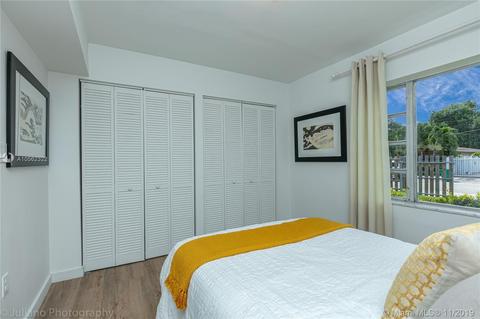 3271 Thomas Ave, Miami, FL 33133 photo 11