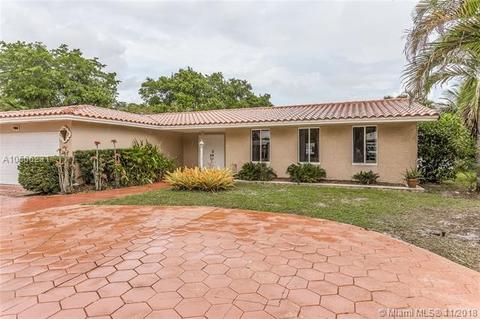 14601 Sabal Dr, Miami Lakes, FL 33014 photo 1