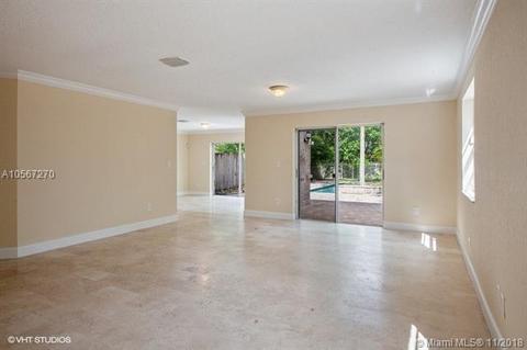 7401 Coldstream Dr, Hialeah, FL 33015 photo 4