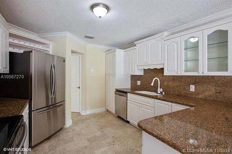 7401 Coldstream Dr, Hialeah, FL 33015 photo 5