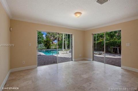 7401 Coldstream Dr, Hialeah, FL 33015 photo 7