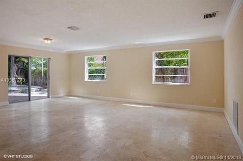 7401 Coldstream Dr, Hialeah, FL 33015 photo 3