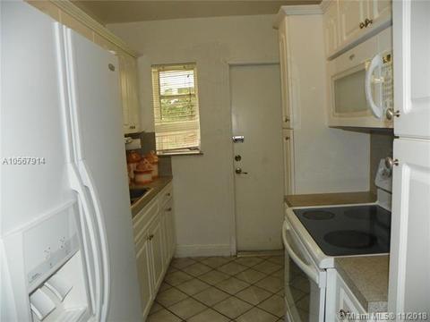 Undisclosed, Hialeah, FL 33013 photo 16